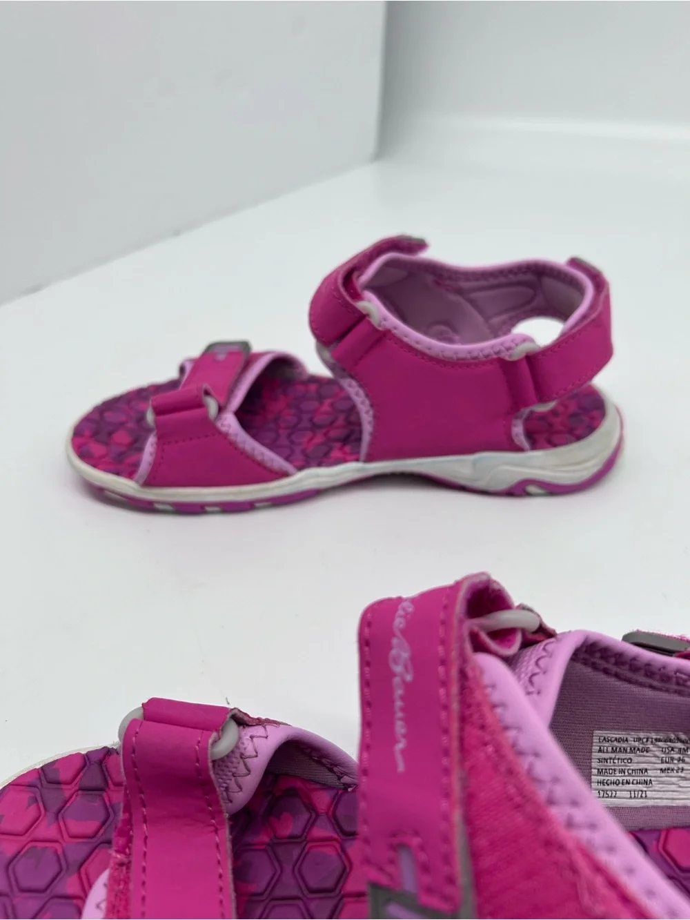 Eddie Bauer Girls' Bright Magenta Open-Toe Sport Sandals size 4